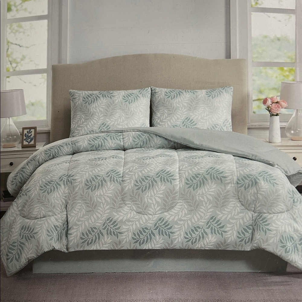 Blue Comforter Set - Picture 2 of 4